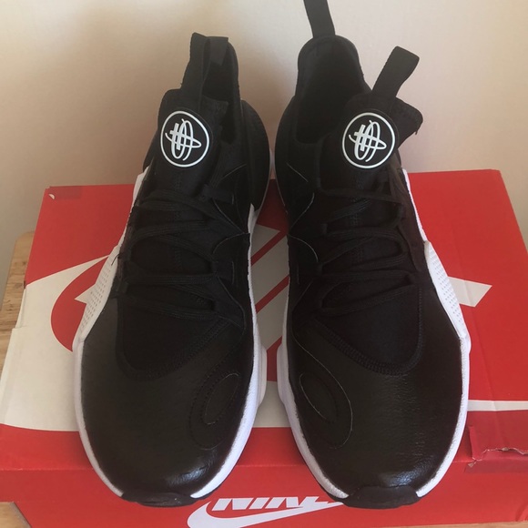 NIKE HUARACHE EDGE LTHR SNEAKERS - Picture 3 of 7